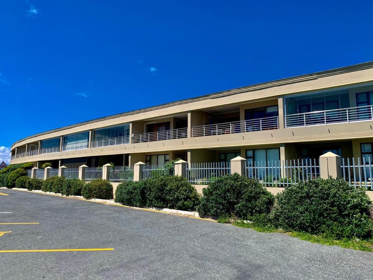 Sage At Whale Cove - Sea Facing Apartment De Kelders Esterno foto