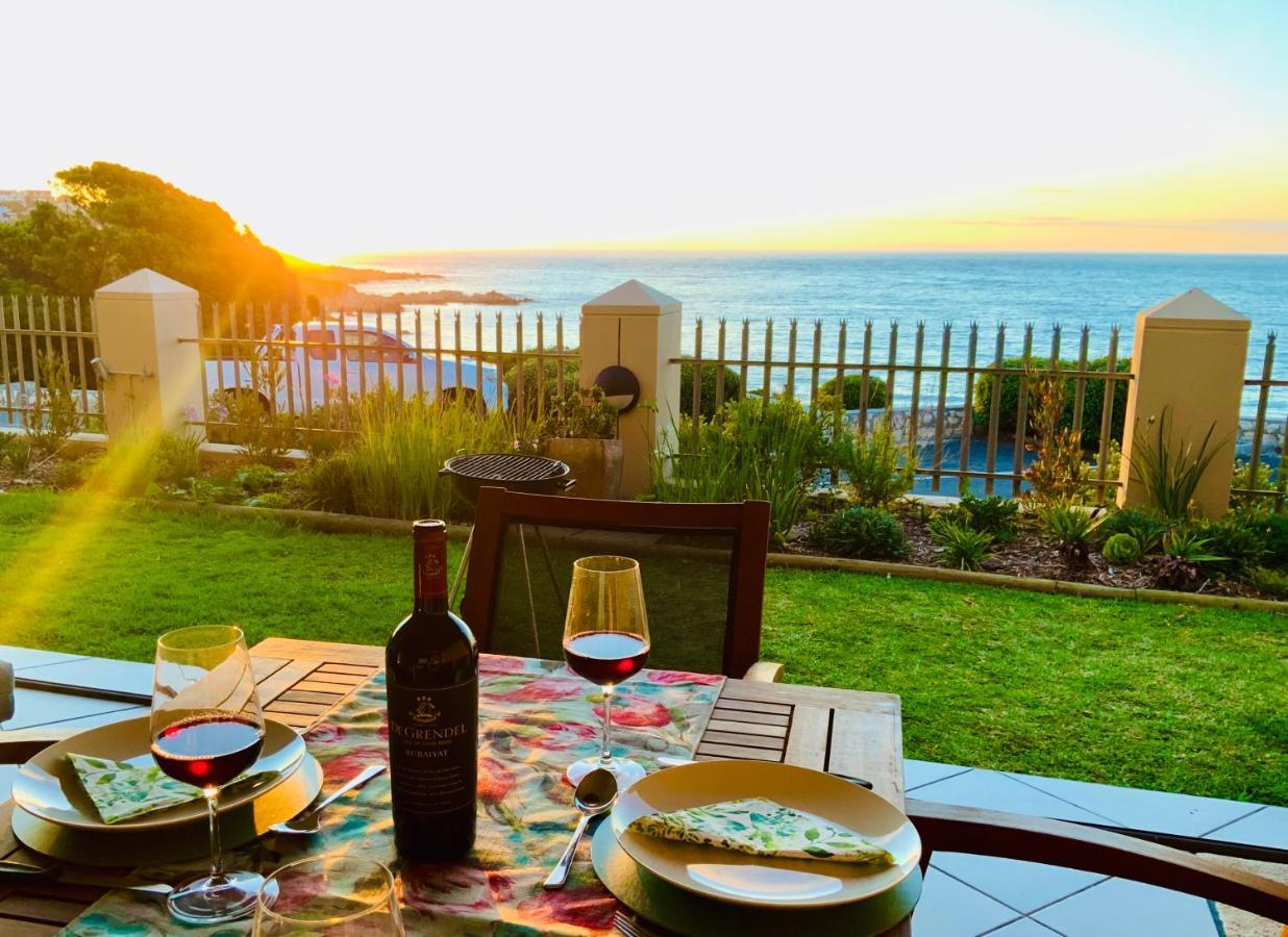 Sage At Whale Cove - Sea Facing Apartment De Kelders Esterno foto